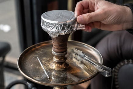 Nargile Folyosunun Parlak Tarafı mı Mat Tarafı mı Üste Gelmeli?